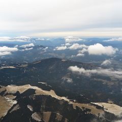 Flugwegposition um 13:53:15: Aufgenommen in der Nähe von Gemeinde Aspangberg-Sankt Peter, Österreich in 2434 Meter